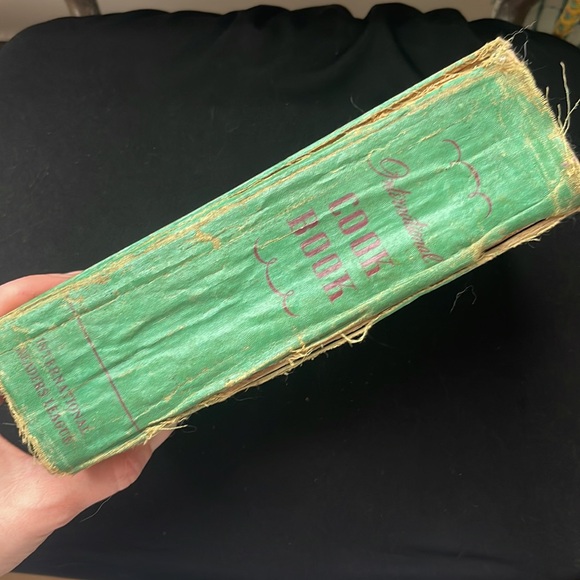 1941 International Edition of the American Woman’s Cook Book vintage hardcover - Picture 3 of 17